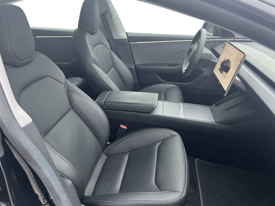 Tesla Model 3 Long Range RWD 4d