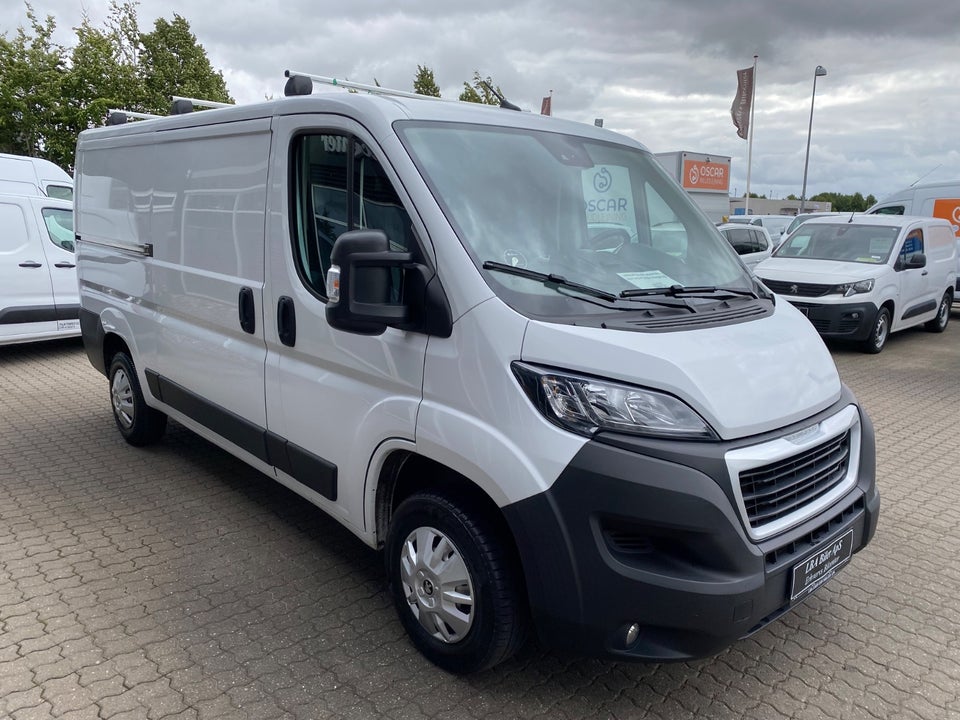 Peugeot Boxer 333 2,2 BlueHDi 140 L2H1 Premium