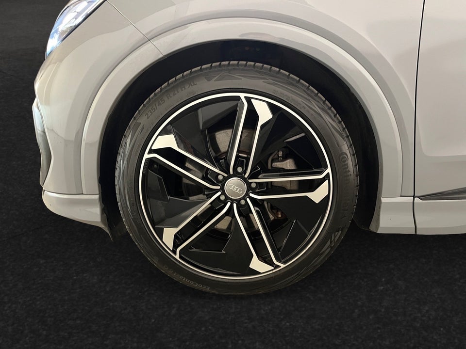 Audi Q4 e-tron 50 S-line quattro 5d