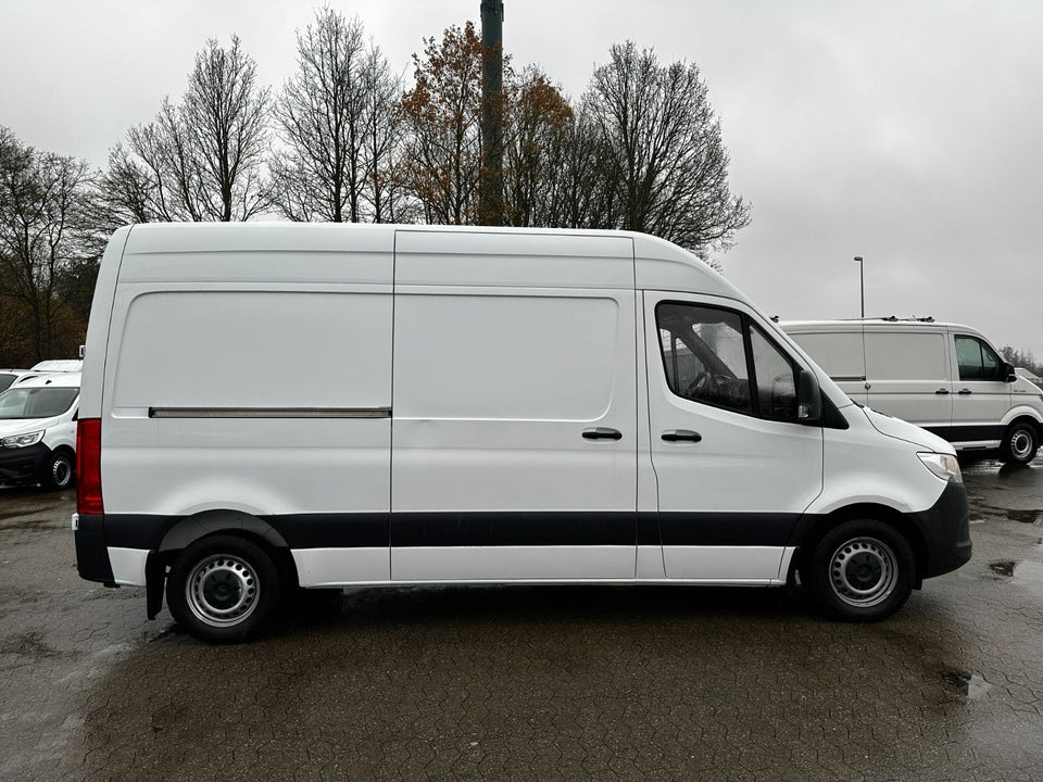 Mercedes Sprinter 214 2,2 CDi A2 Kassevogn aut. FWD