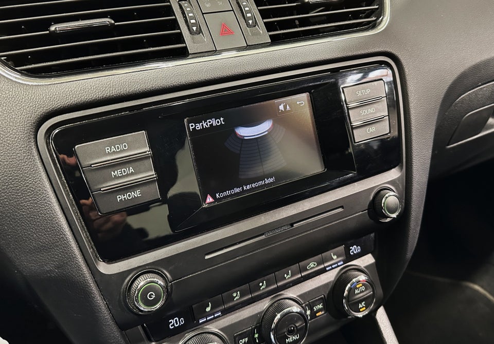 Skoda Octavia 1,6 TDi 110 Ambition 5d