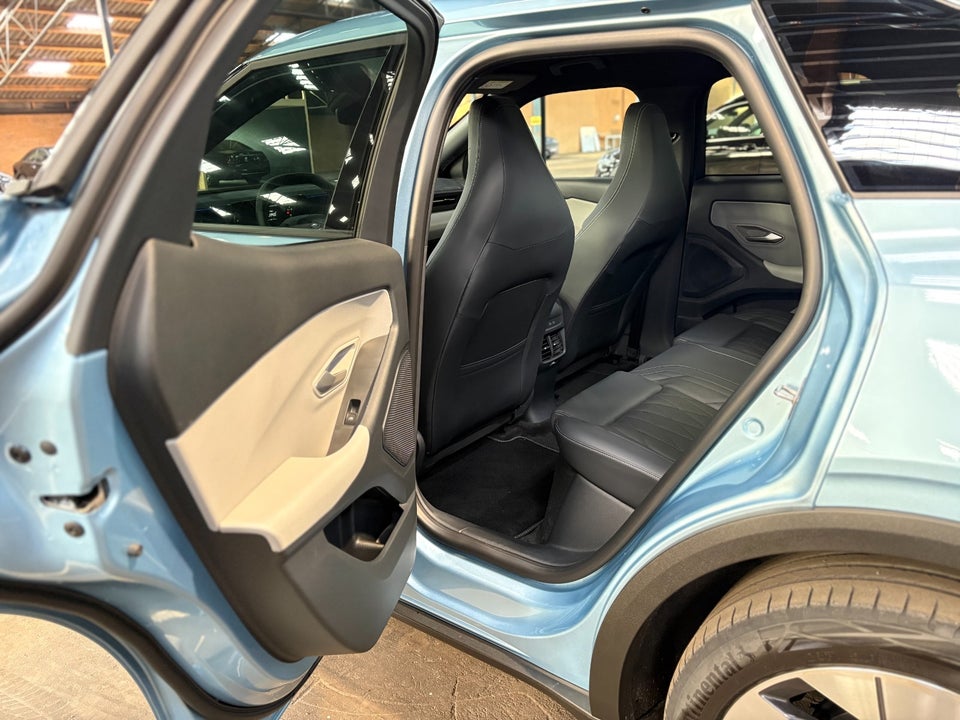 Ford Explorer 77 Premium Extended Range 5d