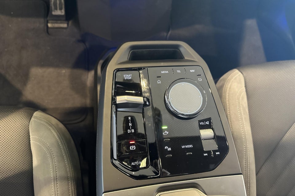 BMW iX xDrive60 Fully Charged 5d