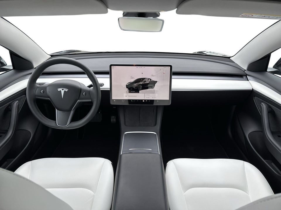 Tesla Model 3 RWD 4d