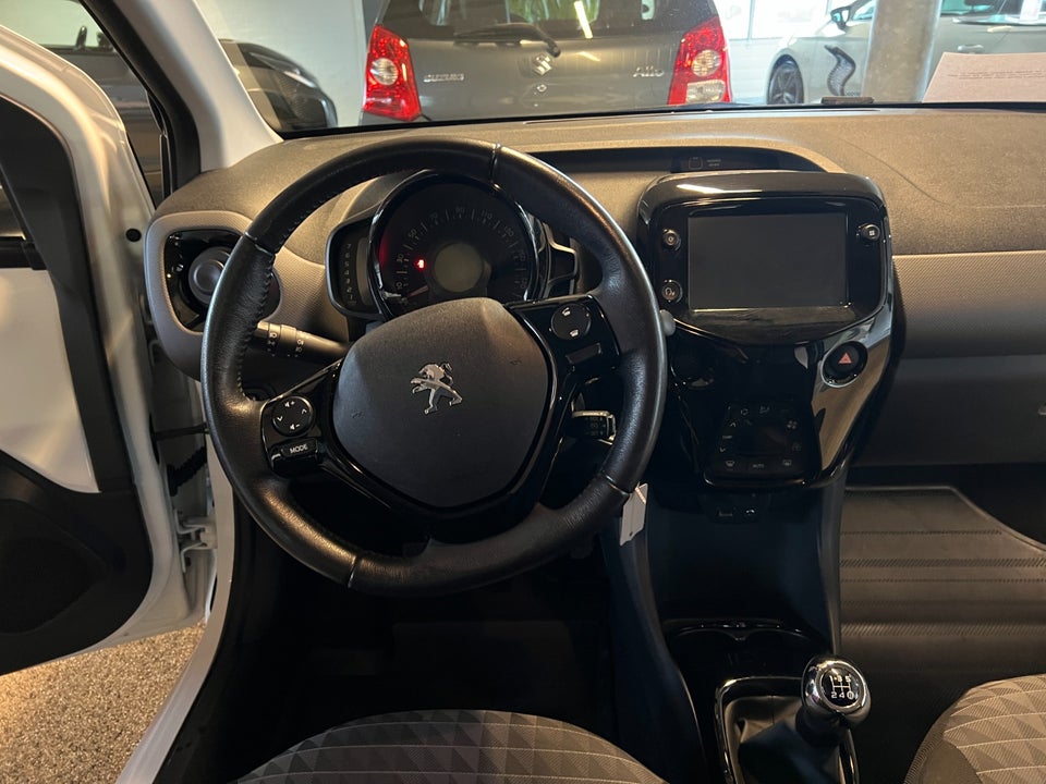 Peugeot 108 1,0 e-VTi 72 Infinity 5d