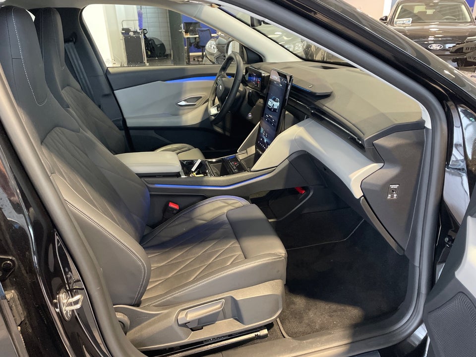 Ford Explorer 77 Premium Extended Range 5d