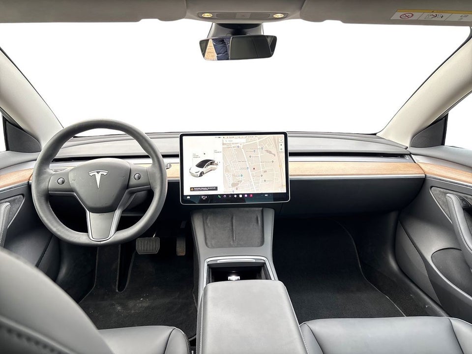 Tesla Model 3 Standard Range+ RWD 4d