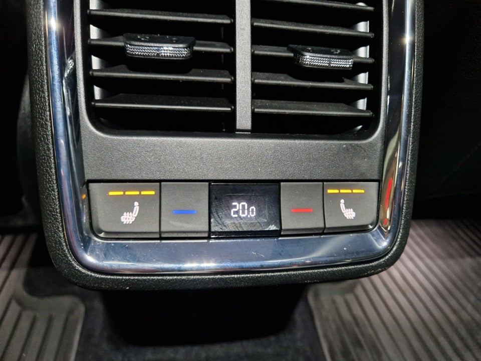 Skoda Enyaq 80 iV Plus Loft 5d