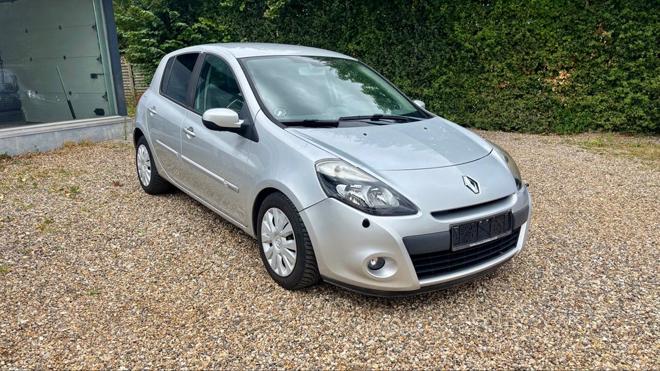 Renault Clio III 1,2 16V TCe Authentique 5d