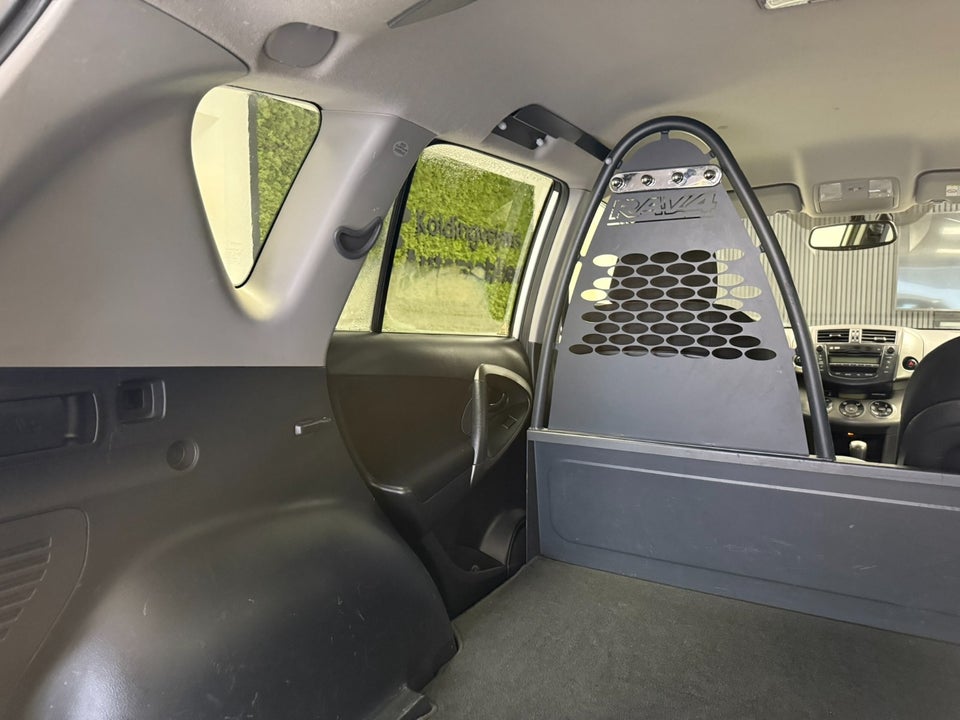 Toyota RAV4 2,2 D-CAT 150 T3 aut. 4x4 Van 5d