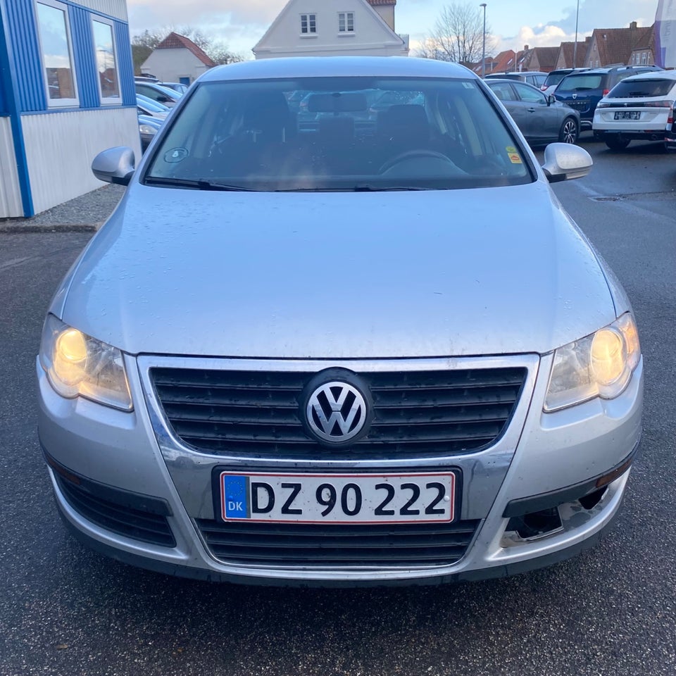 VW Passat 1,6 Trendline 4d