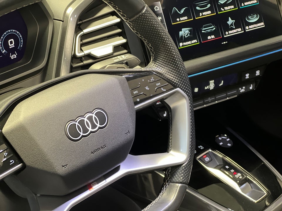 Audi Q4 e-tron 40 S-line 5d