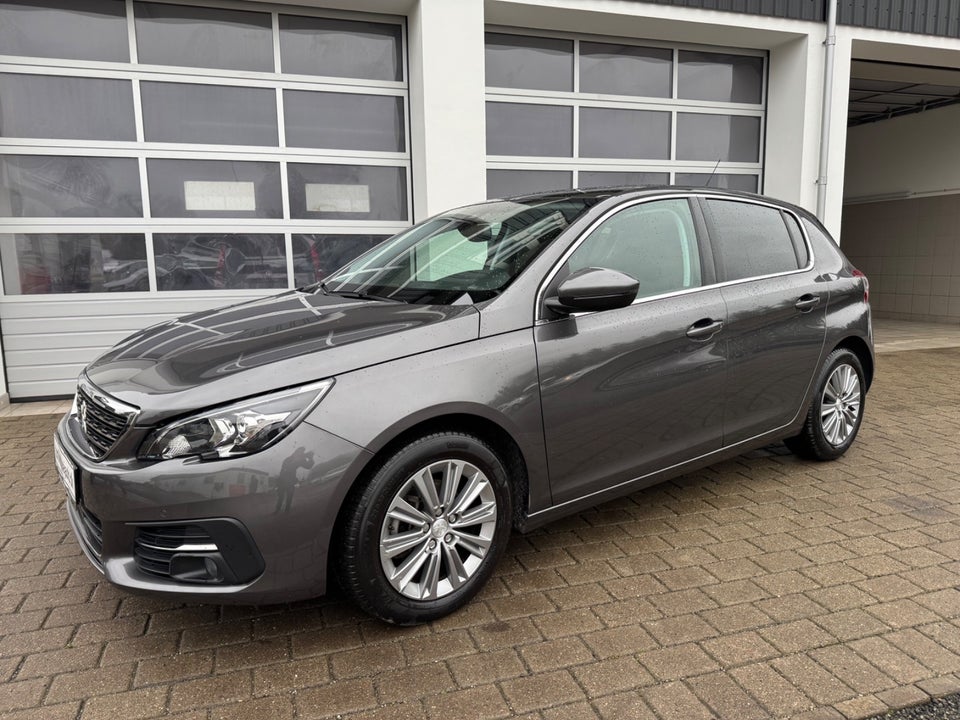 Peugeot 308 1,5 BlueHDi 130 Prestige Sky 5d