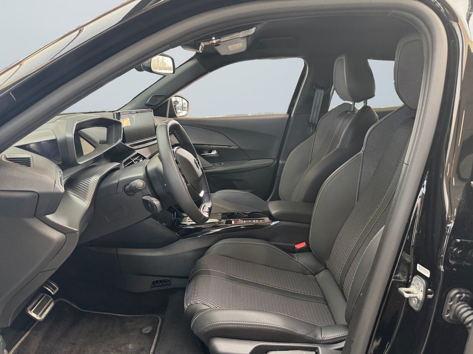 Peugeot e-2008 54 GT 5d