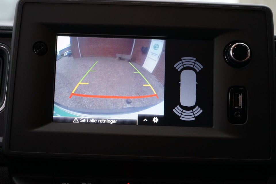 Renault Master IV T35 2,3 dCi 150 L2H2 Kassevogn