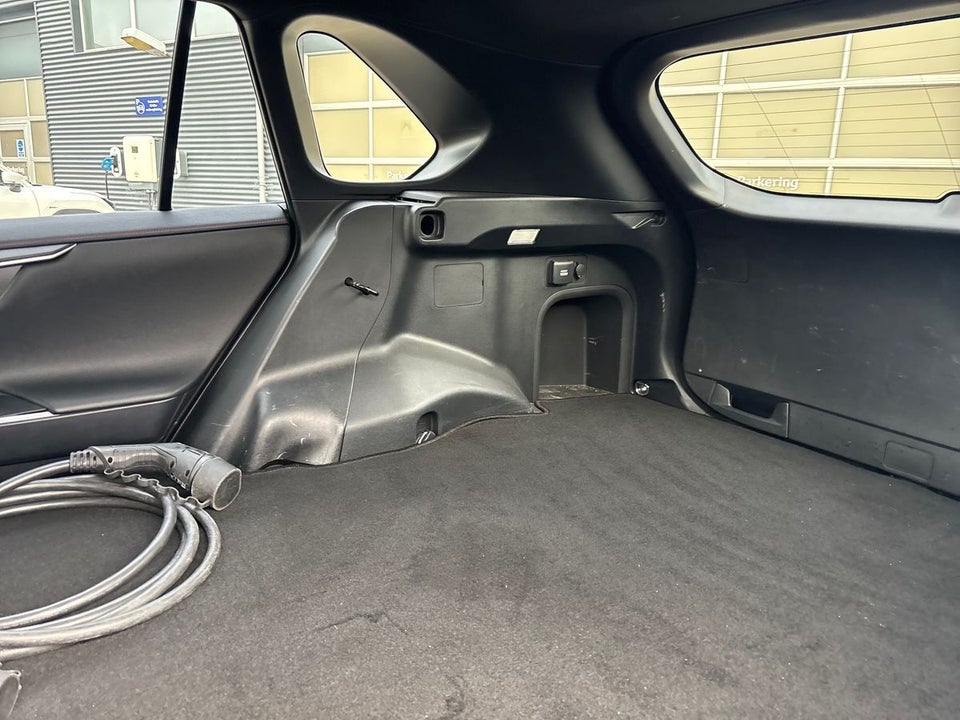 Toyota RAV4 2,5 Plug-in Hybrid H3 Premium AWD-i Van 5d