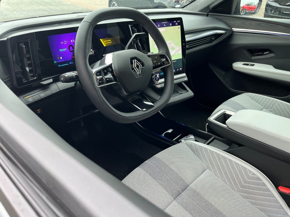 Renault Scenic E-Tech 87 Iconic 5d