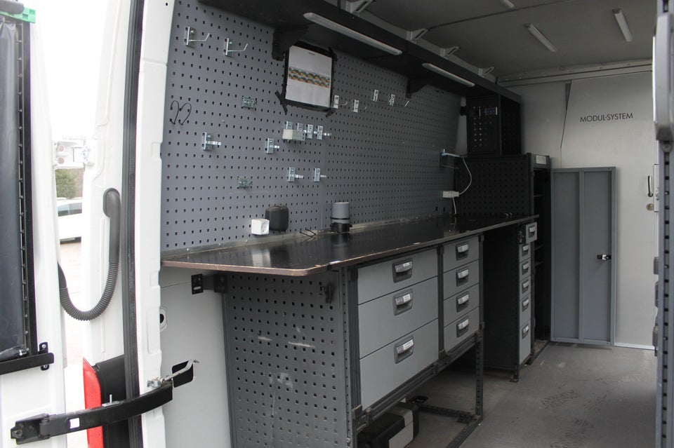 VW Crafter 35 2,0 TDi 140 Kassevogn L3H2 aut.