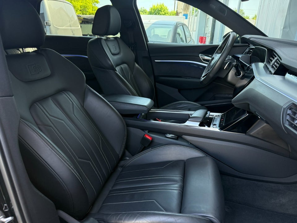 Audi e-tron 55 S-line quattro 5d