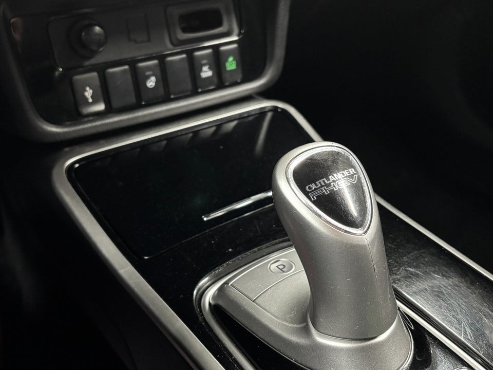 Mitsubishi Outlander 2,4 PHEV Intense CVT 4WD 5d