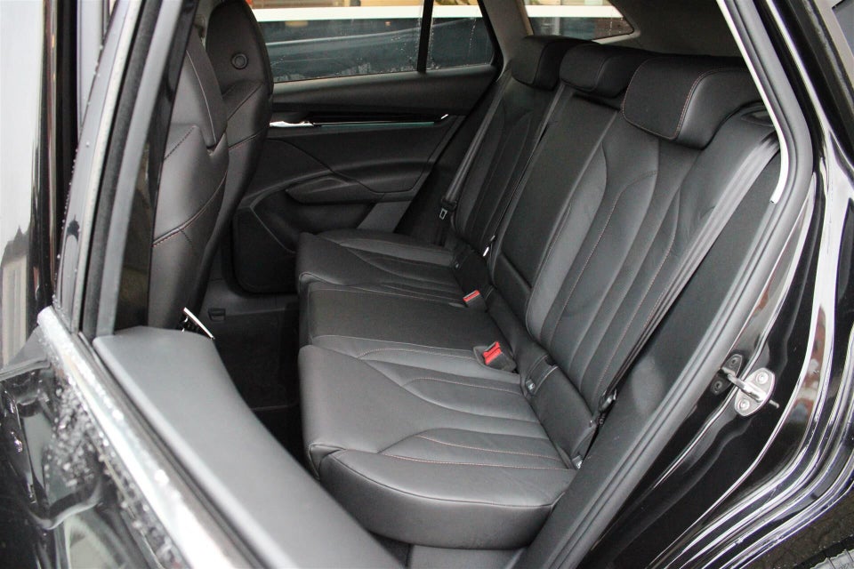 Skoda Enyaq 80 iV Suite 5d