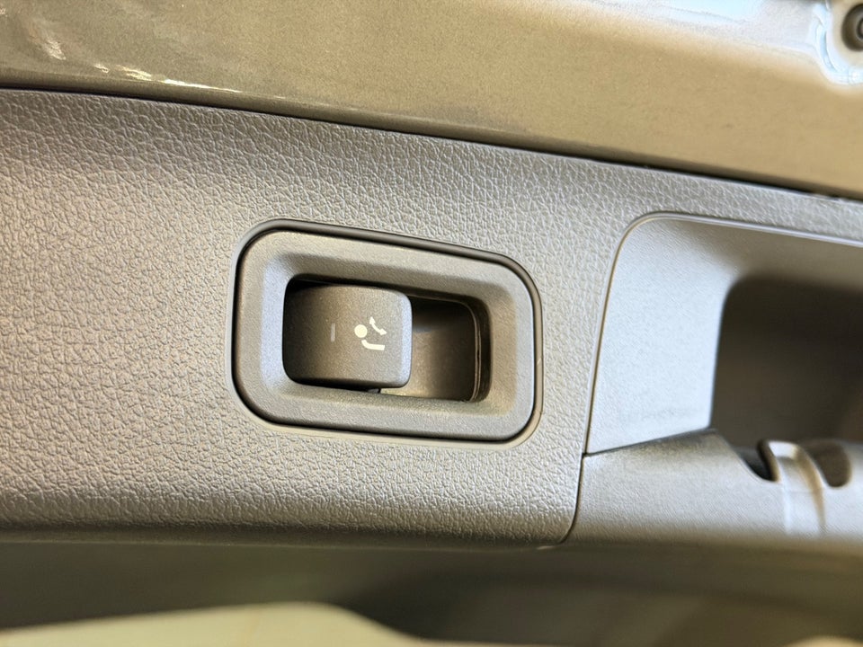 Mercedes EQA300 AMG Line 4Matic 5d