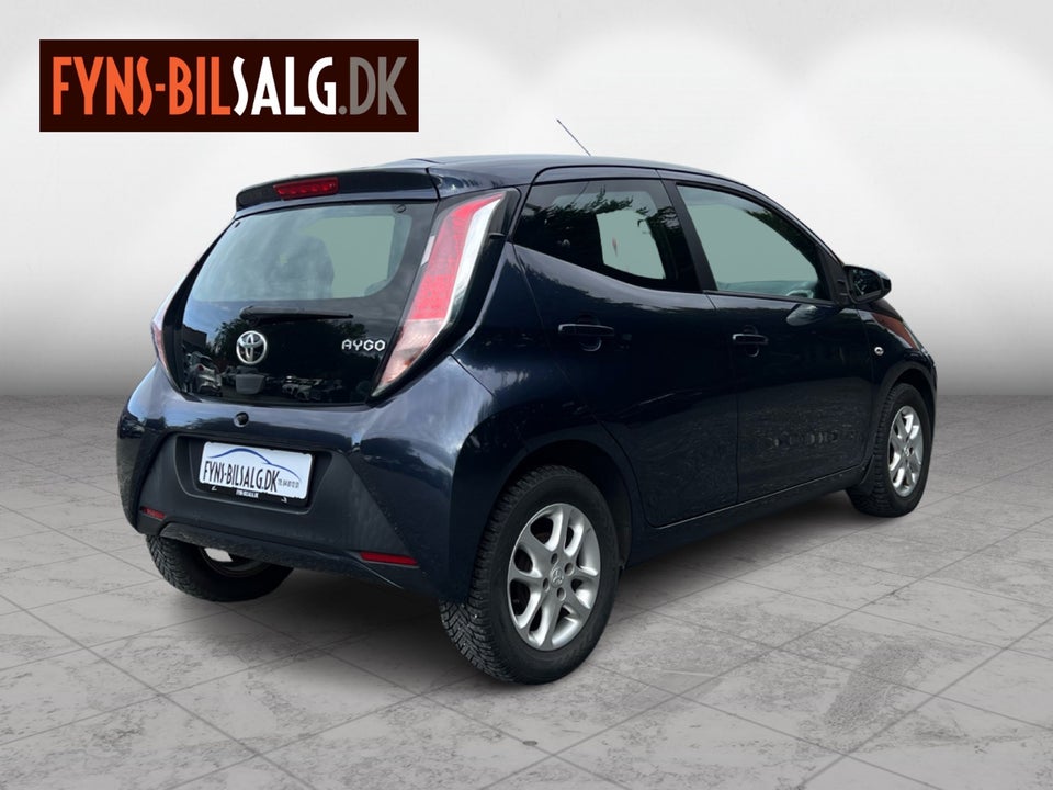 Toyota Aygo 1,0 VVT-i x-wave 5d