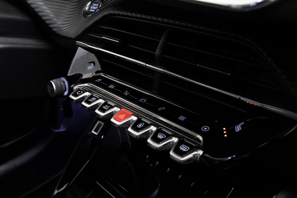 Peugeot e-208 50 GT Sky 5d