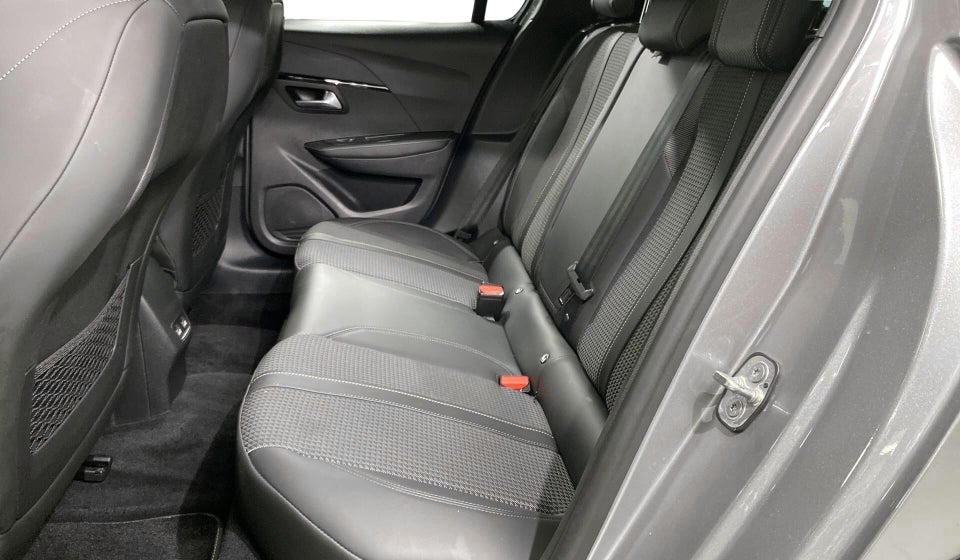 Peugeot e-208 50 GT 5d