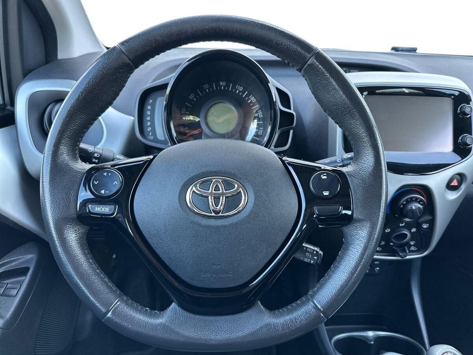 Toyota Aygo 1,0 VVT-i x-play x-touch 5d