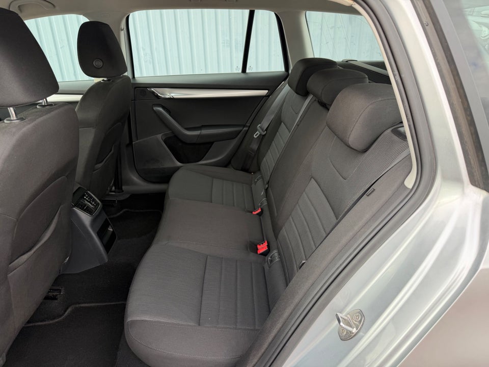 Skoda Octavia 1,2 TSi 105 Elegance Combi DSG 5d