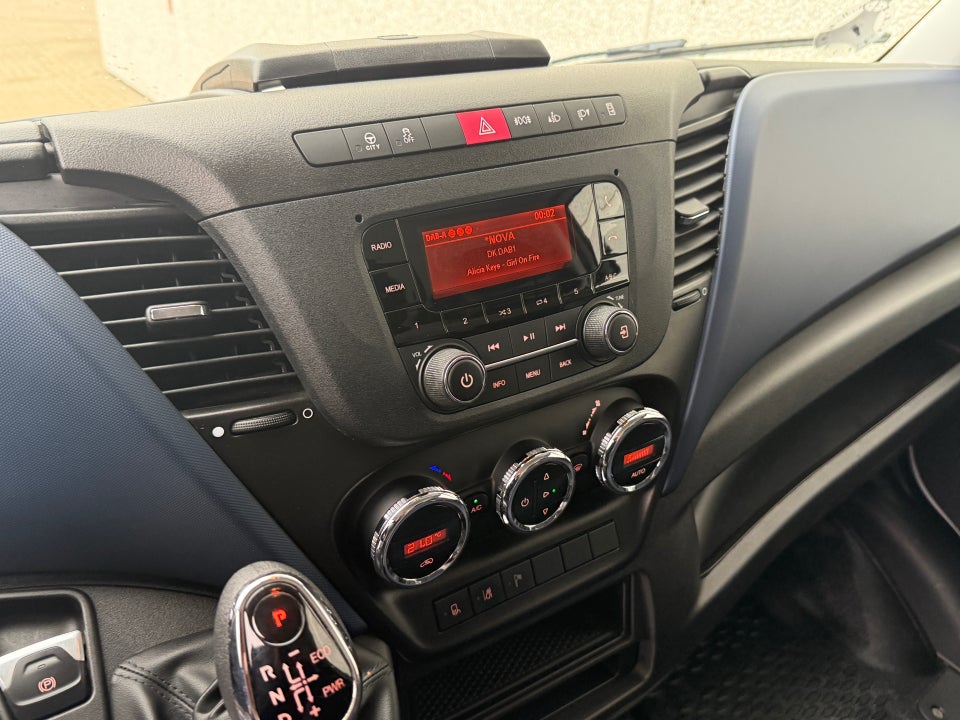 Iveco Daily 3,0 35C18 16m³ Van AG8