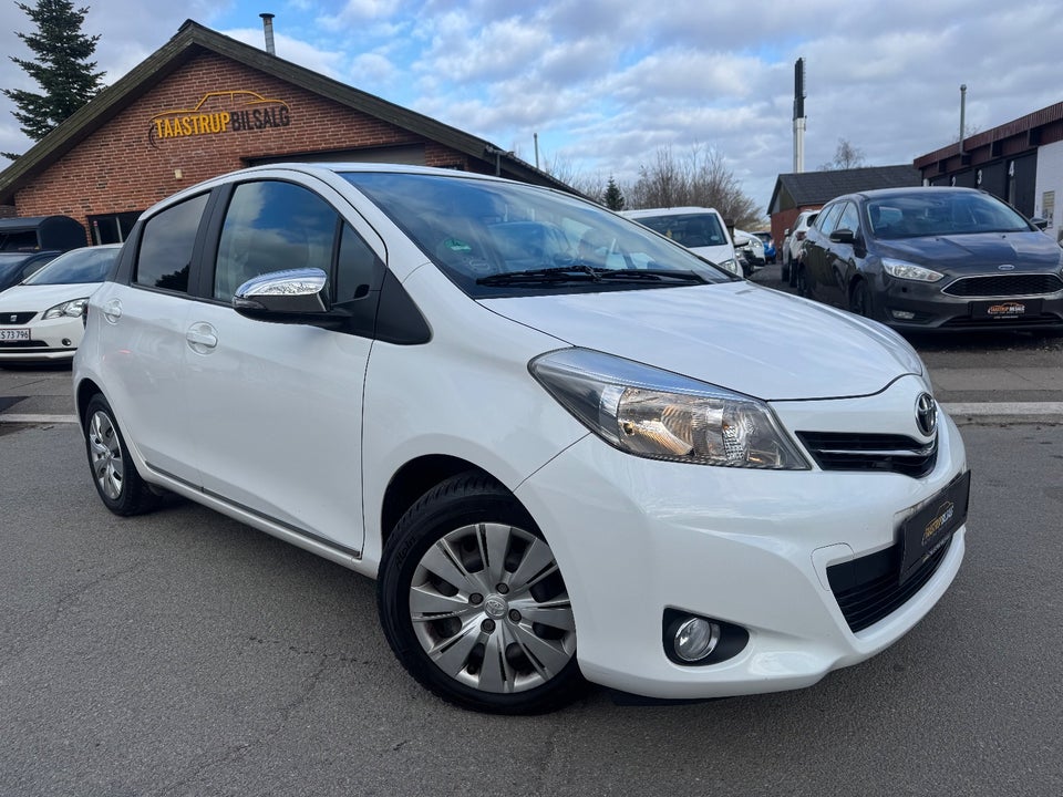 Toyota Yaris 1,0 VVT-i T2 5d