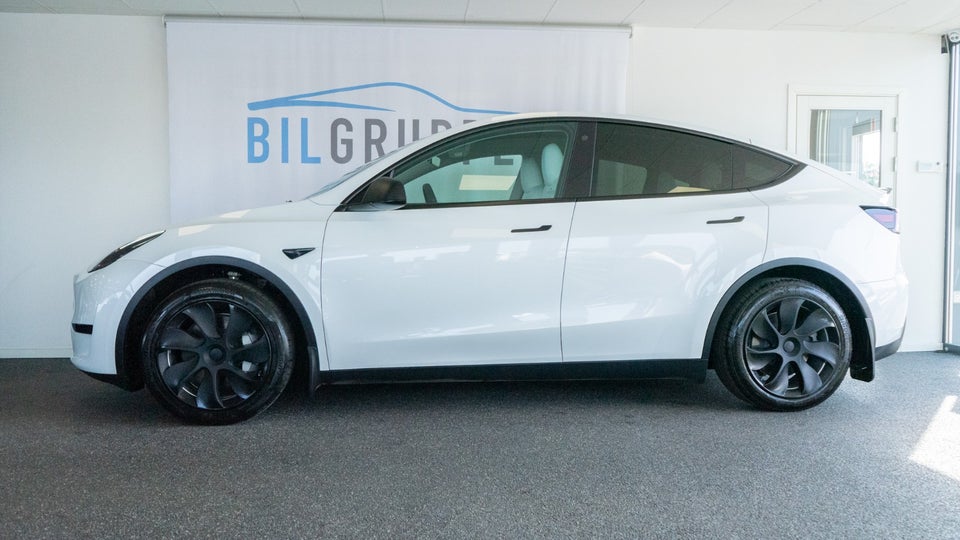 Tesla Model Y RWD 5d