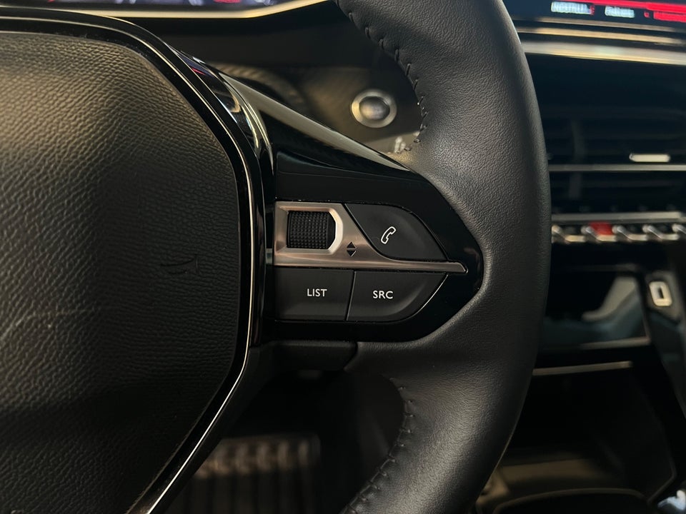 Peugeot 208 1,2 PureTech 100 Supreme Sport 5d