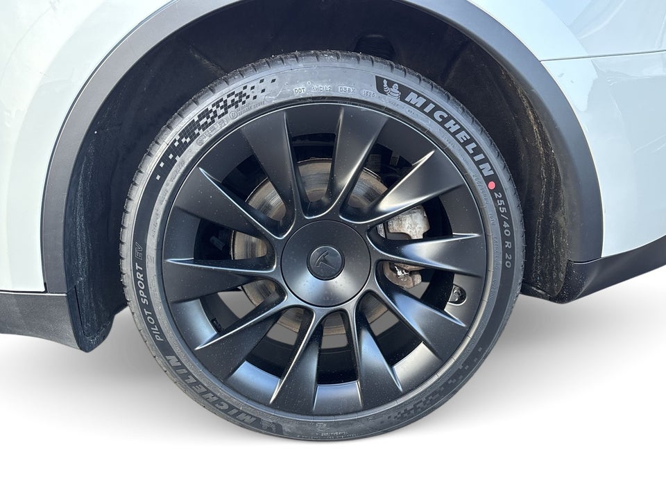 Tesla Model Y Long Range AWD 5d
