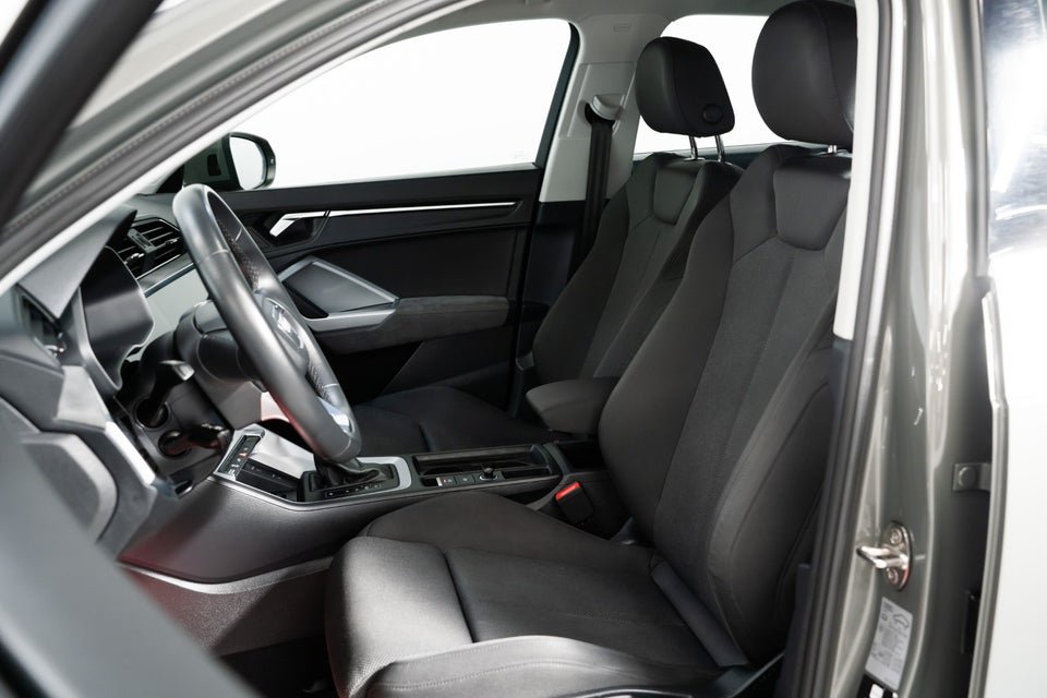 Audi Q3 45 TFSi e Attitude plus S-tr. 5d