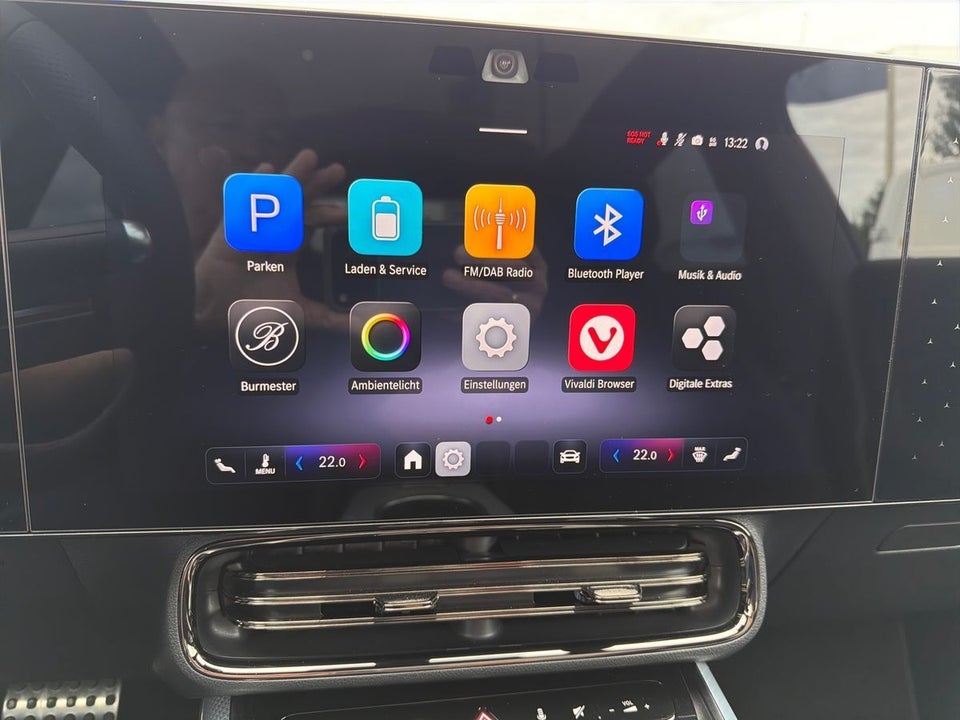 Mercedes CLA350 EQ 4Matic 4d