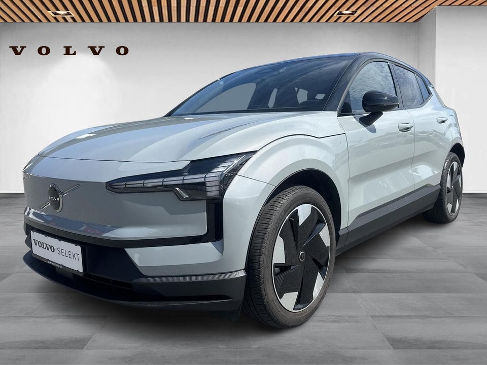 Volvo EX30 Extended Range Plus 5d