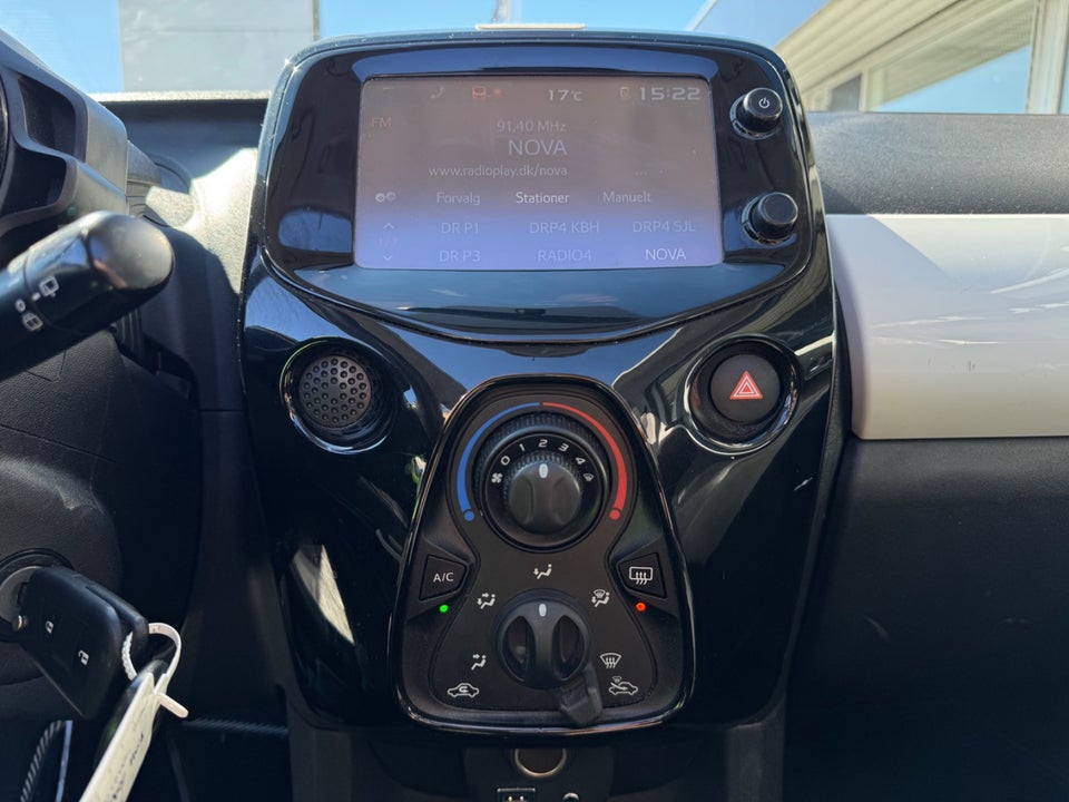 Toyota Aygo 1,0 VVT-i x-wave Sky 5d