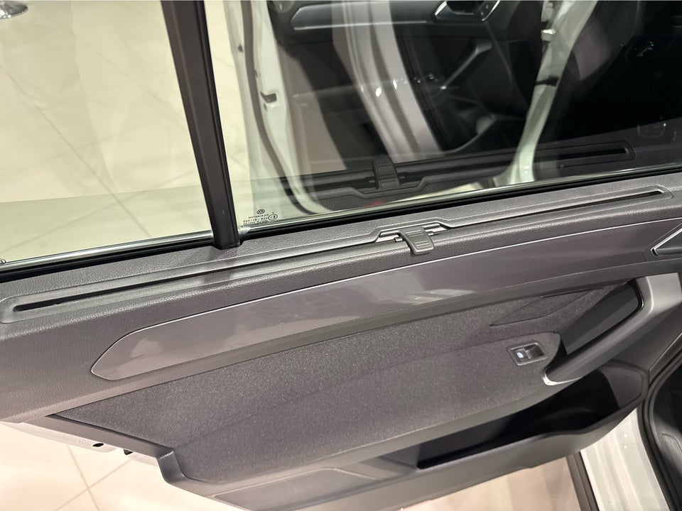 VW Touran 1,5 TSi 150 R-line DSG 7prs 5d