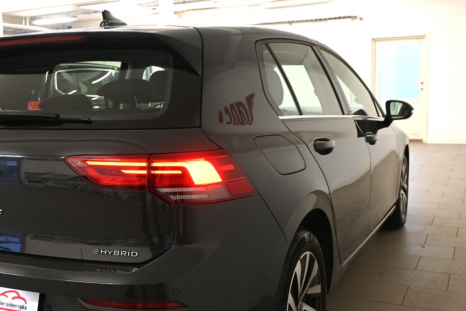 VW Golf VIII 1,4 eHybrid DSG 5d