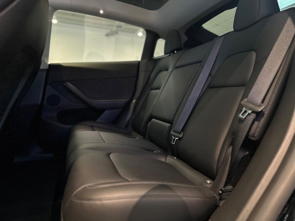 Tesla Model Y RWD 5d