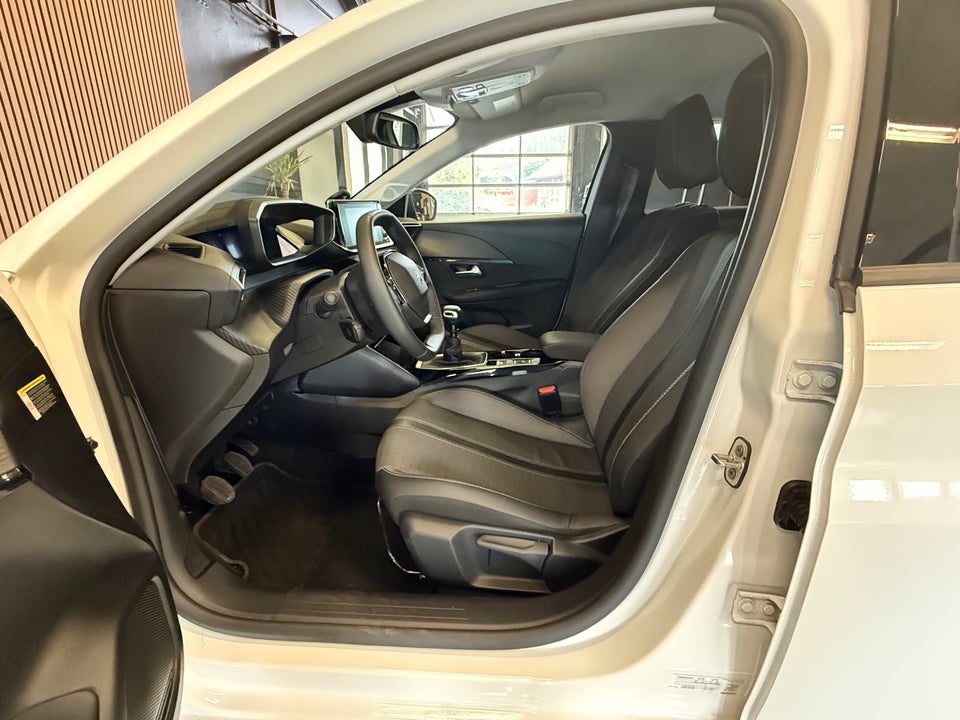 Peugeot 208 1,2 PureTech 100 Allure 5d