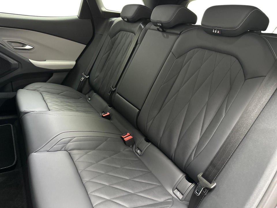 Ford Explorer 77 Premium Extended Range 5d