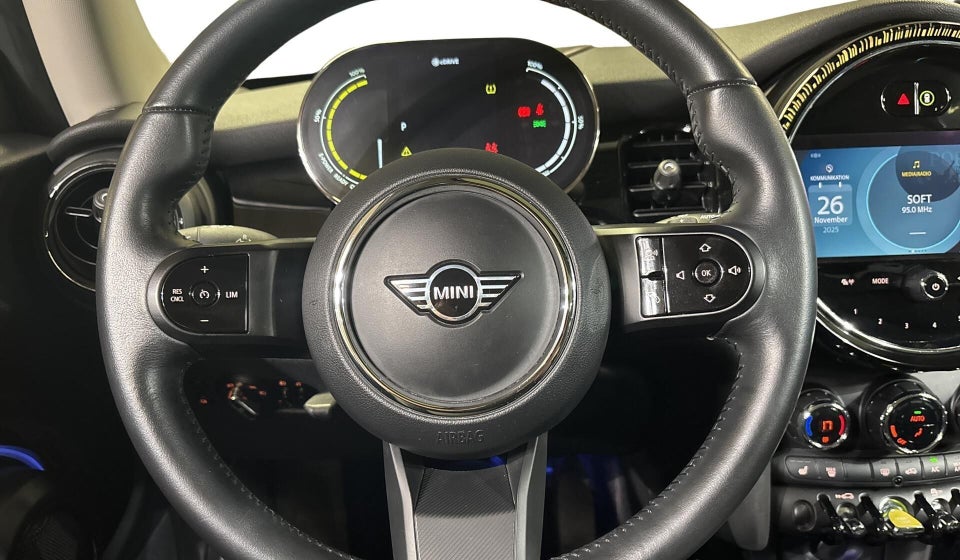 MINI Cooper SE Camden Edition 3d