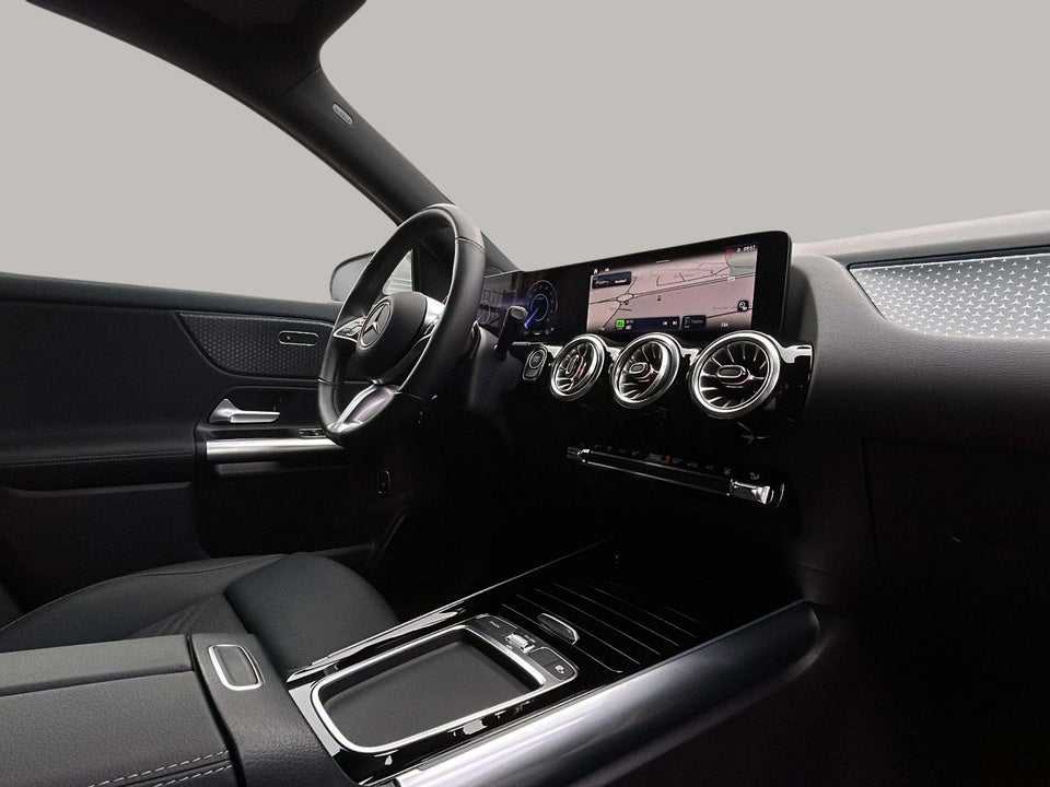 Mercedes EQA250 Progressive 5d