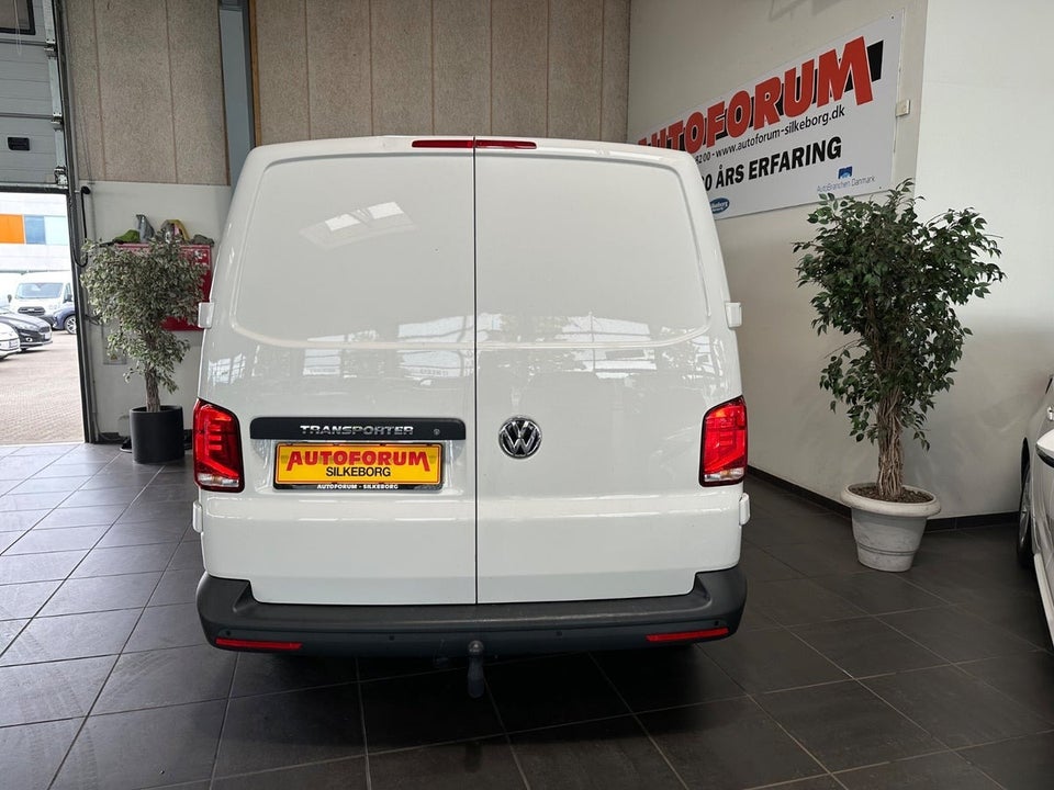 VW Transporter 2,0 TDi 150 Kassevogn lang