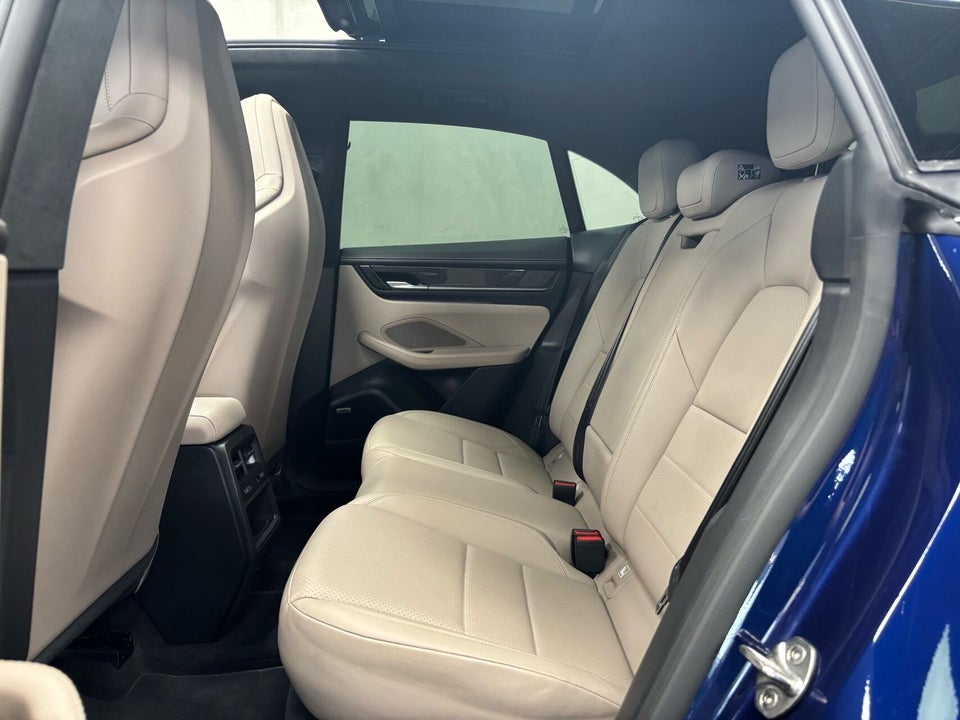 Porsche Macan Turbo 5d