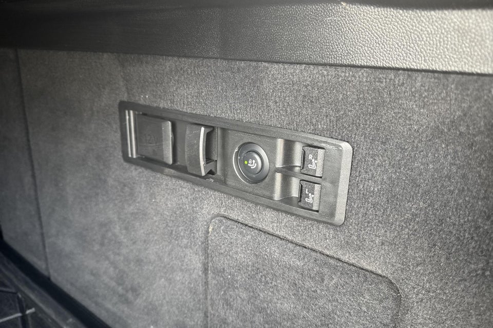 BMW iX xDrive40 Supercharged 5d